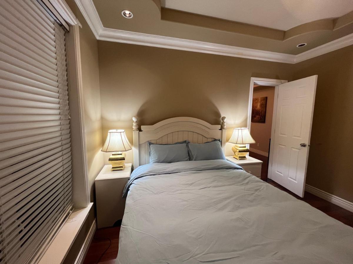 Lucky Suite, Two-Bedroom Suite With Independent Entrance In Richmond Close To Yvr エクステリア 写真