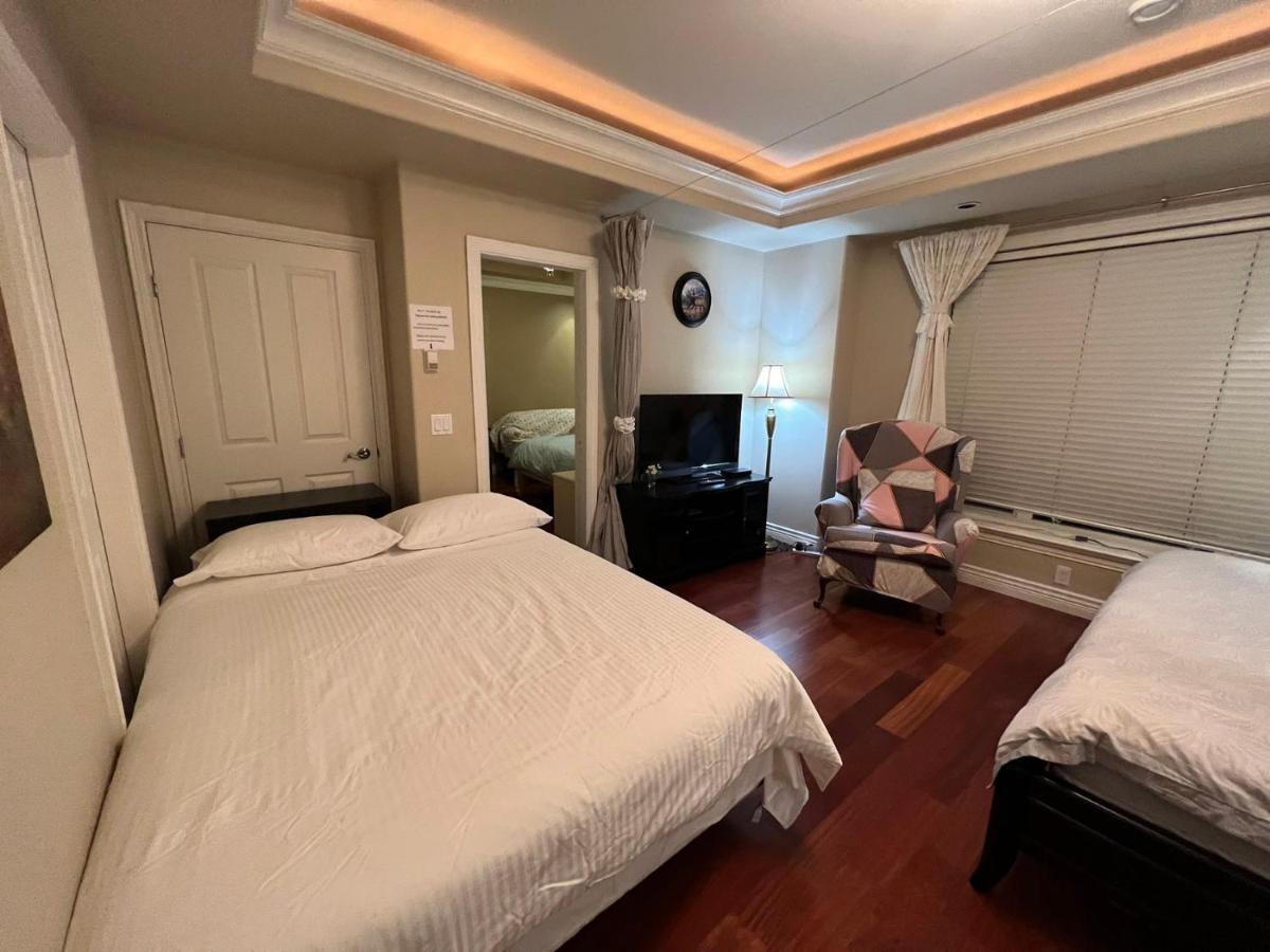 Lucky Suite, Two-Bedroom Suite With Independent Entrance In Richmond Close To Yvr エクステリア 写真