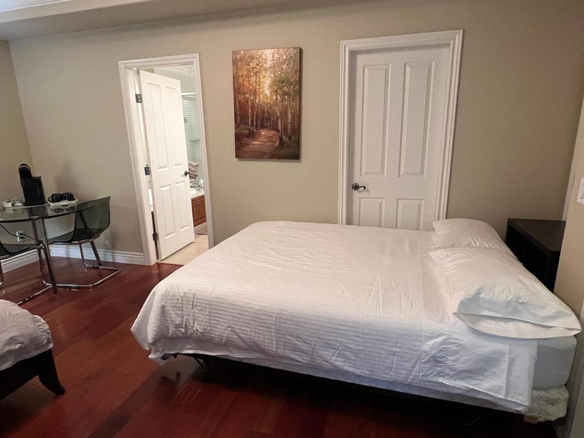 Lucky Suite, Two-Bedroom Suite With Independent Entrance In Richmond Close To Yvr エクステリア 写真