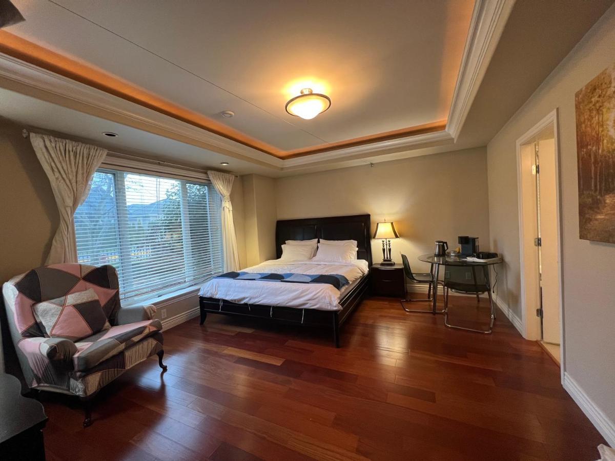 Lucky Suite, Two-Bedroom Suite With Independent Entrance In Richmond Close To Yvr エクステリア 写真