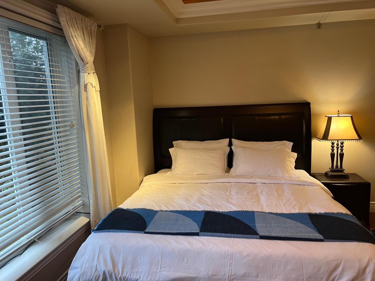 Lucky Suite, Two-Bedroom Suite With Independent Entrance In Richmond Close To Yvr エクステリア 写真