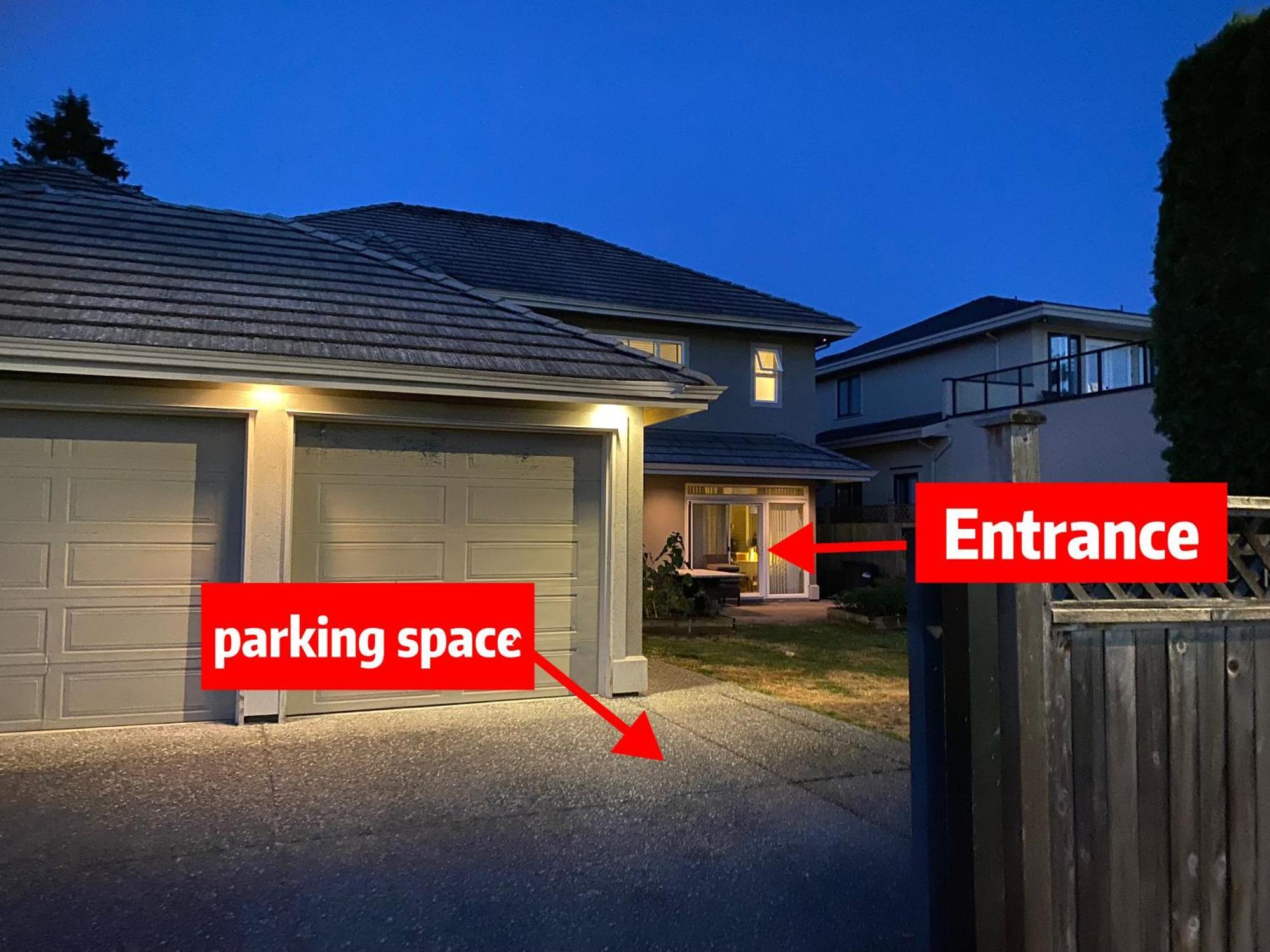 Lucky Suite, Two-Bedroom Suite With Independent Entrance In Richmond Close To Yvr エクステリア 写真